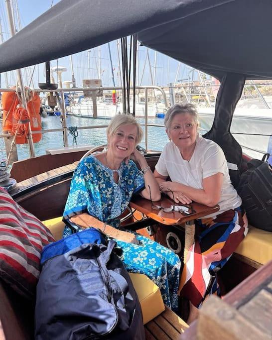 Botel The Captains Locker - 30ft Yacht