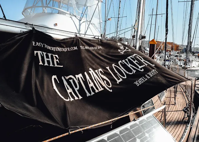 The Captains Locker - 30Ft Yacht