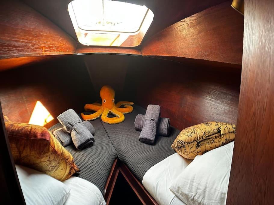 The Captains Locker - 30ft Yacht Botel *